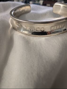 Tiffany & CO Sterling Silver Cuff Bracelet - Silver